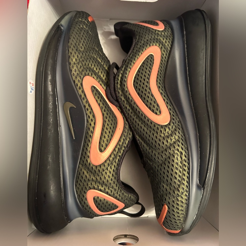 Ladies nike shoes